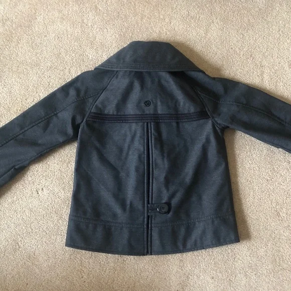 COPY - Lululemon Coco Softshell - Picture 2 of 10